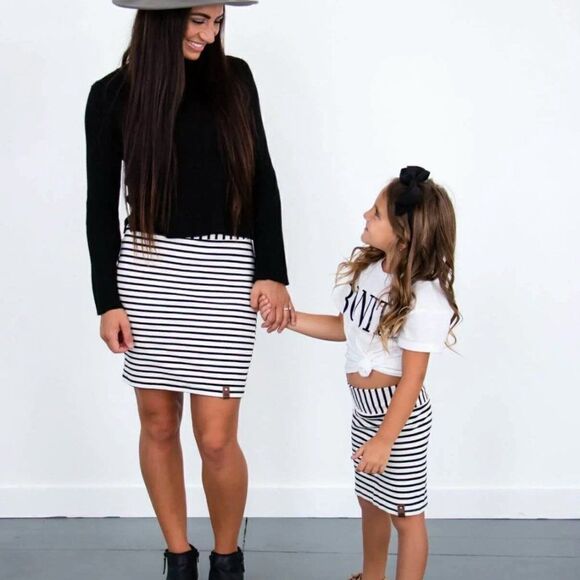 Ministreet Street wear //  Sienna Women's Pencil Skirt // White Stripe // Sz Lrg - Picture 1 of 8